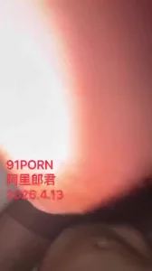 大奶丝袜妹首次内射